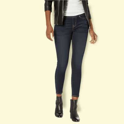Signature By Levi Strauss & Co. Gold Label Women’s Totally Shaping Pull On Skinny Jeans