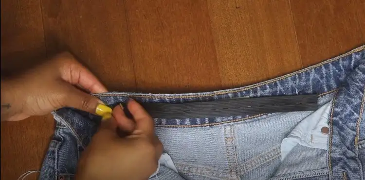 Use an Elastic Band to reduce the gap in behinds
